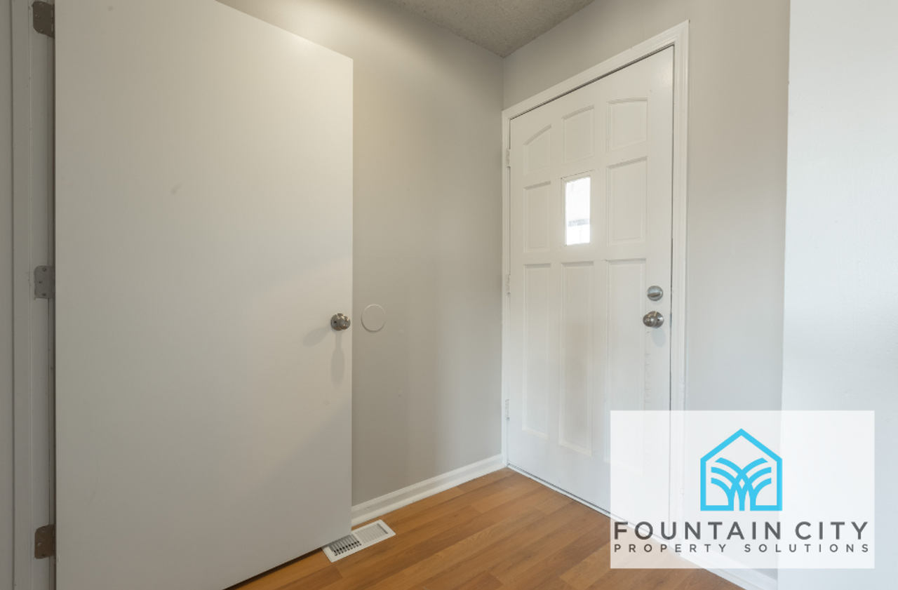 109 Crawford St - Photo 3 of 25