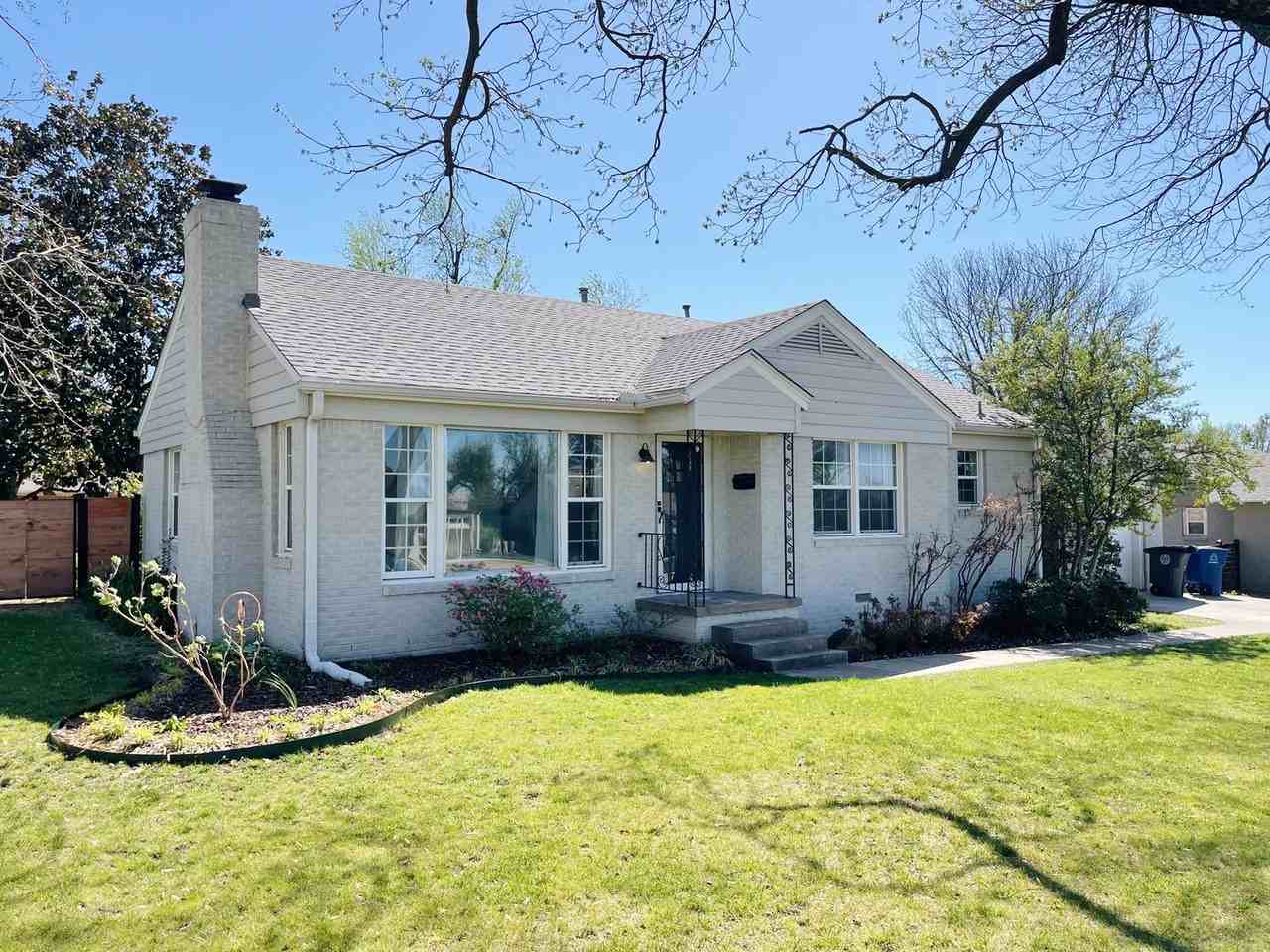 4948 E 22nd St - Photo 3 of 20