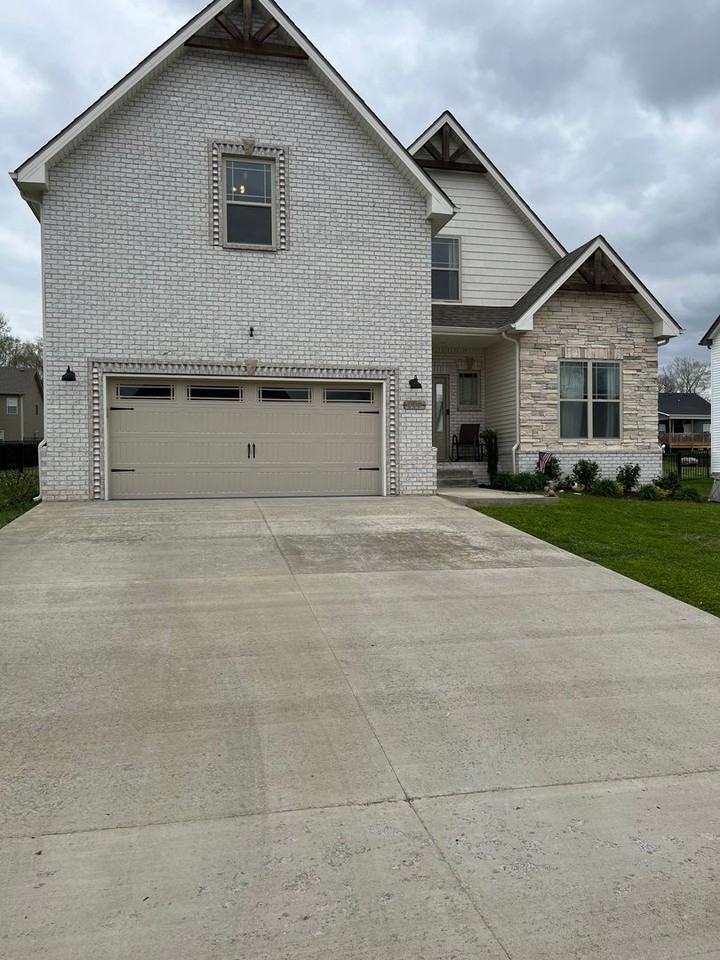 445 Crestwicke Ct - Photo 2 of 34