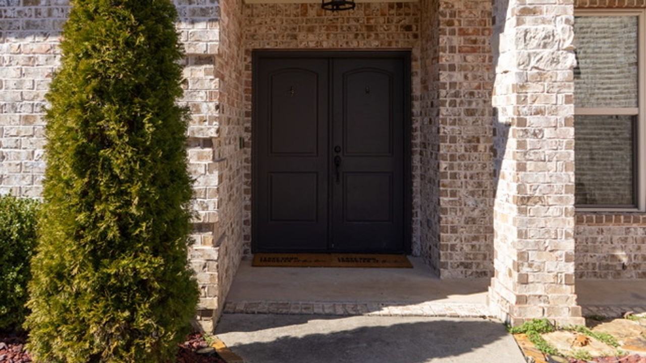 3707 Sterling Oaks Dr - Photo 3 of 43