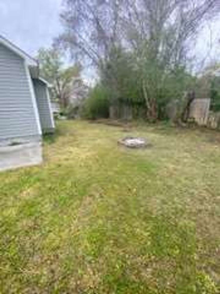 404 Seventh St - Photo 2 of 19
