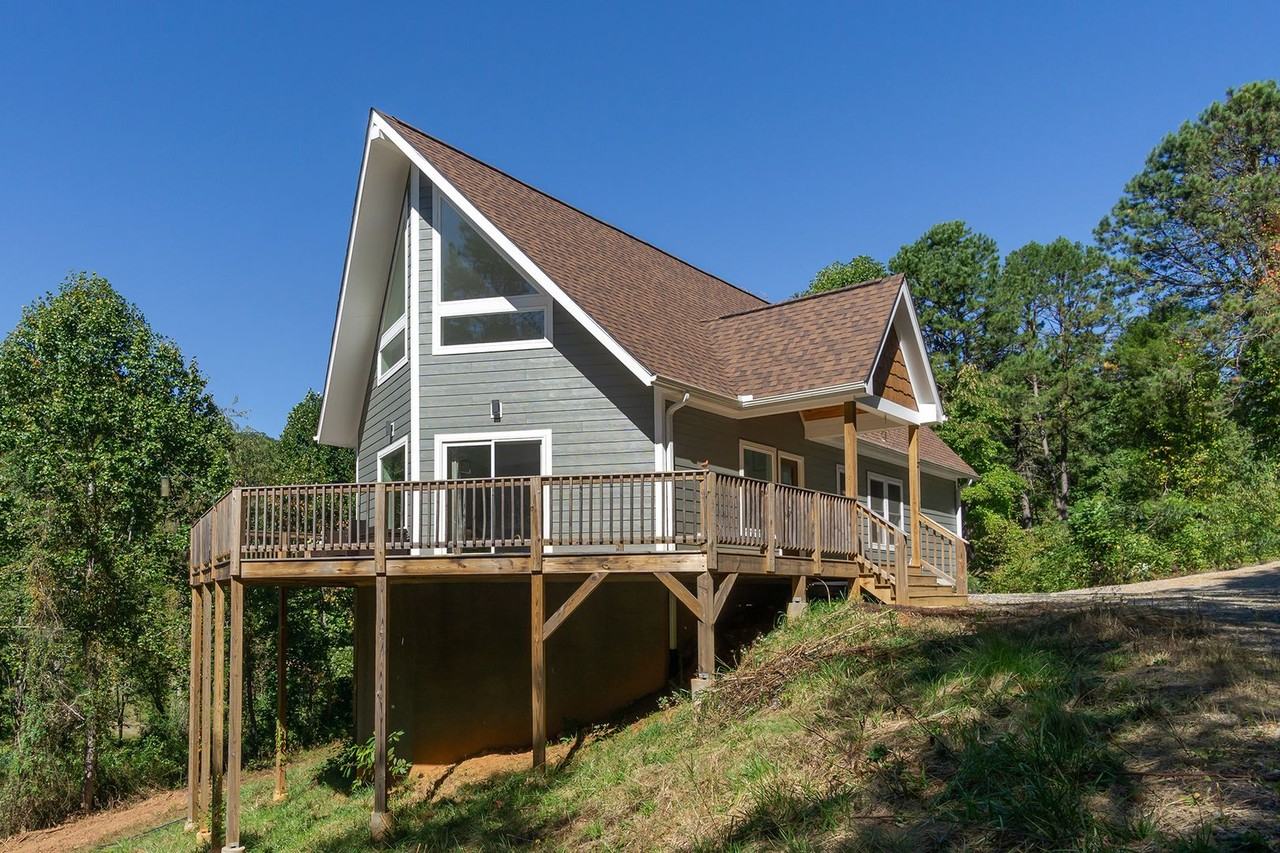 27 M L Reagan Dr