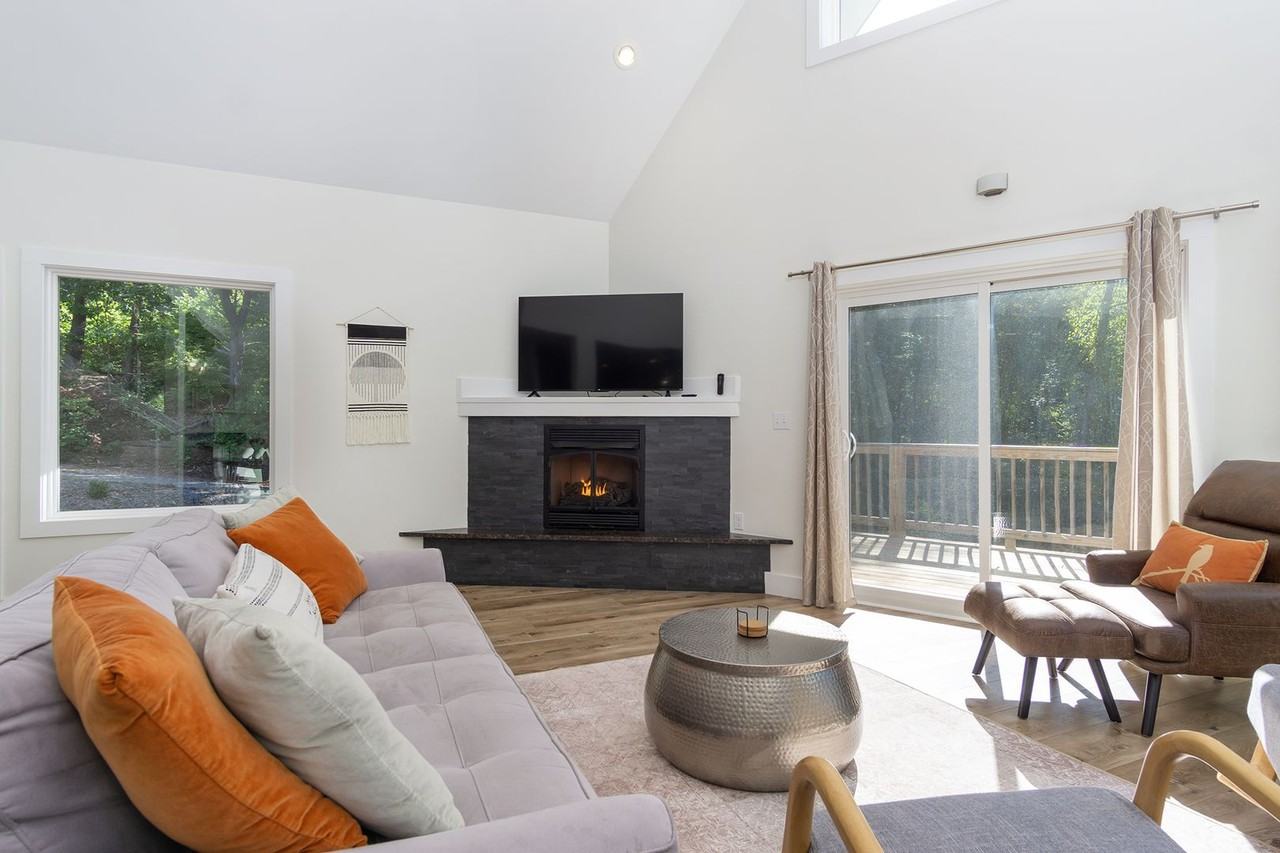 27 M L Reagan Dr - Photo 5 of 43