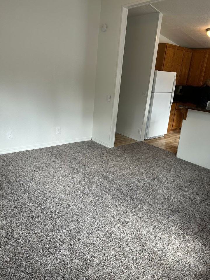 16182 South Dr - Photo 4 of 15