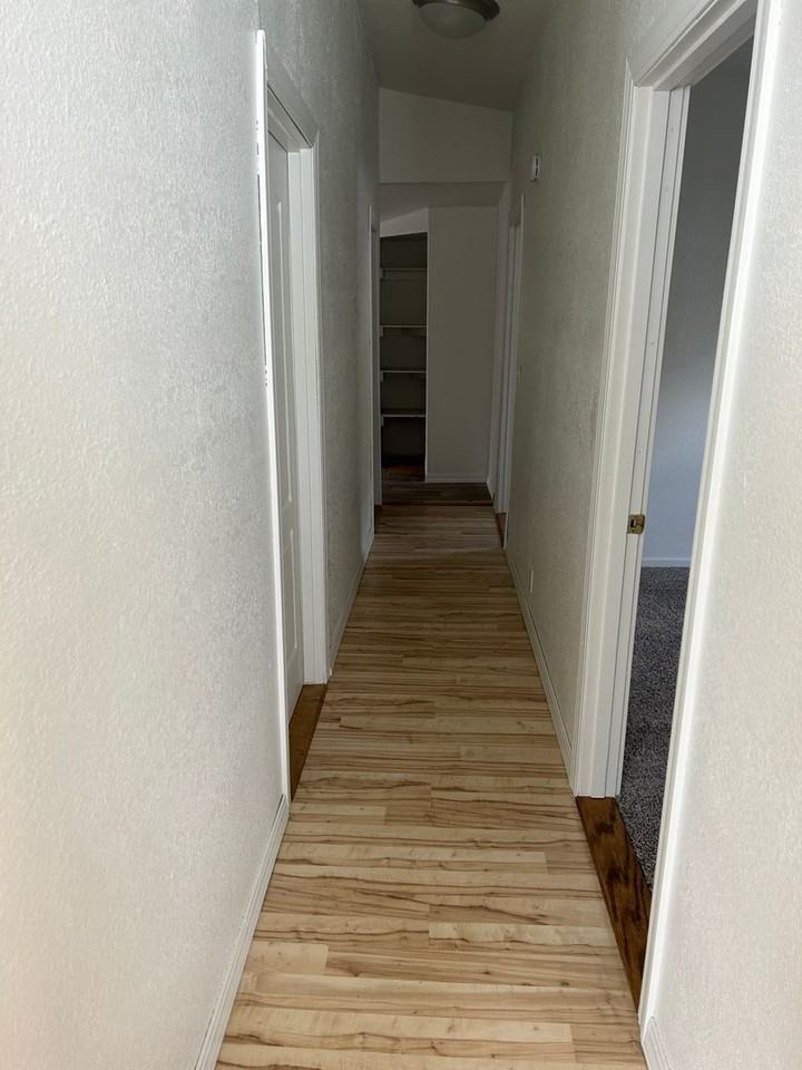 16182 South Dr - Photo 5 of 15