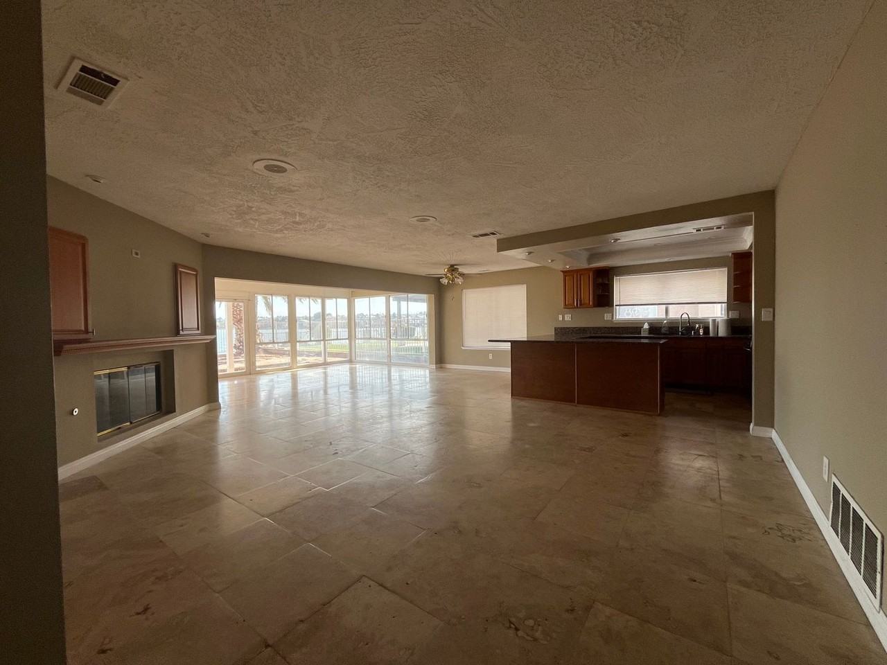 13686 Sea Gull Dr - Photo 3 of 16