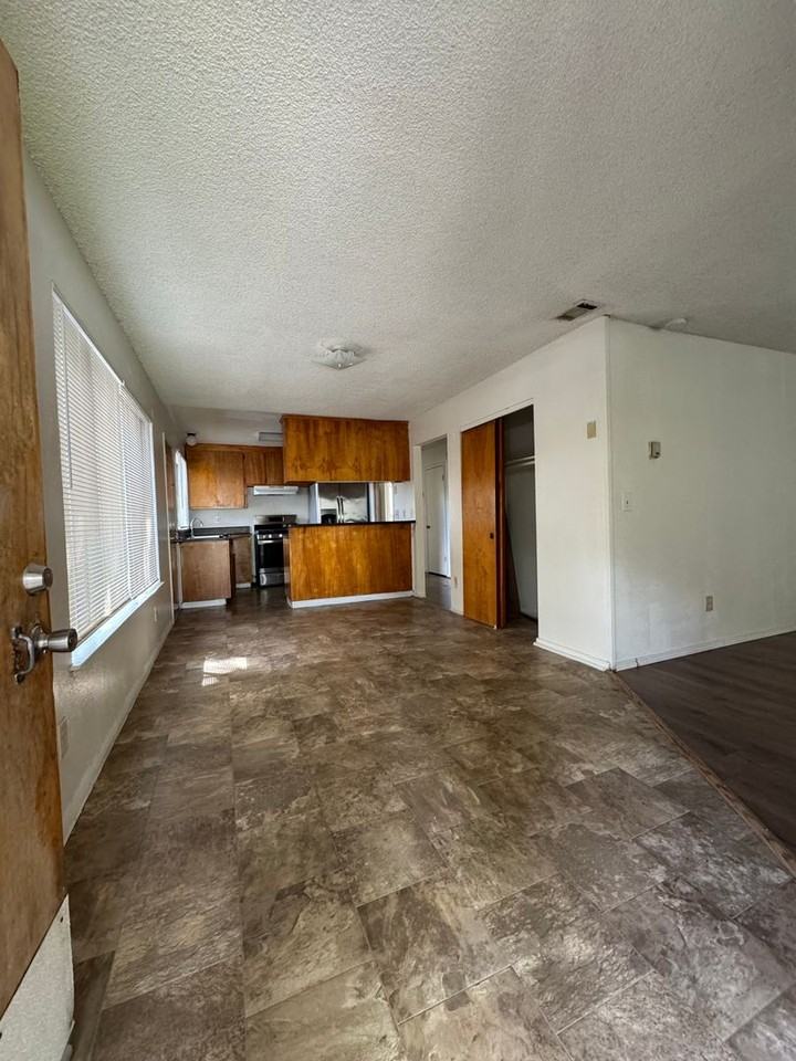 4008 32nd St - Photo 2 of 10