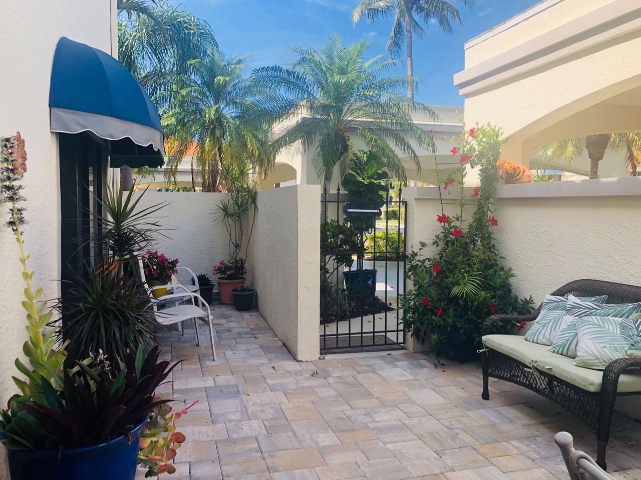 9595 Halyards Ct - Photo 3 of 50