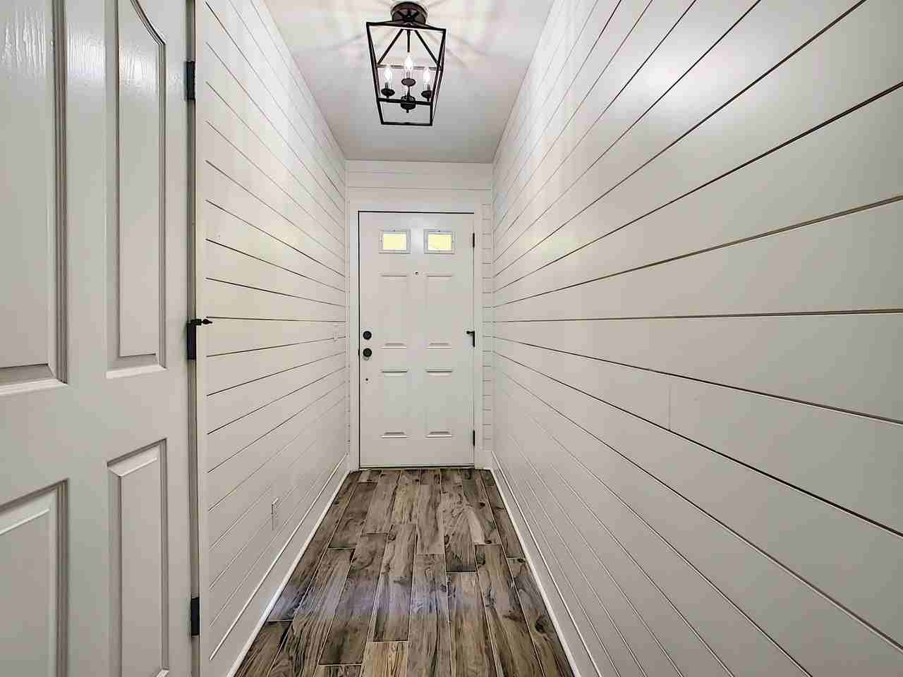 8631 Majestic Elm Ct - Photo 4 of 28