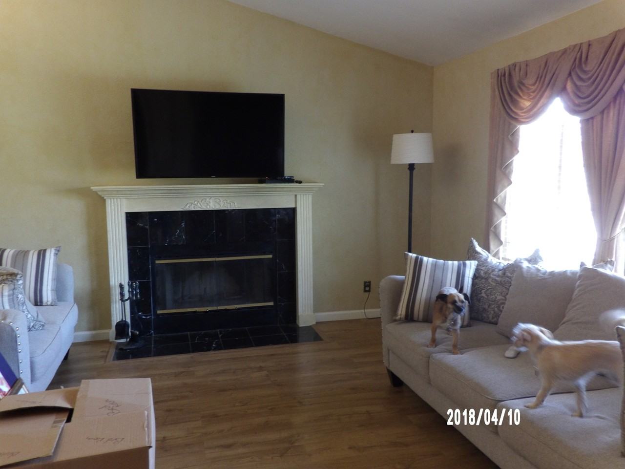 1050 Zinfandel Cir - Photo 2 of 11