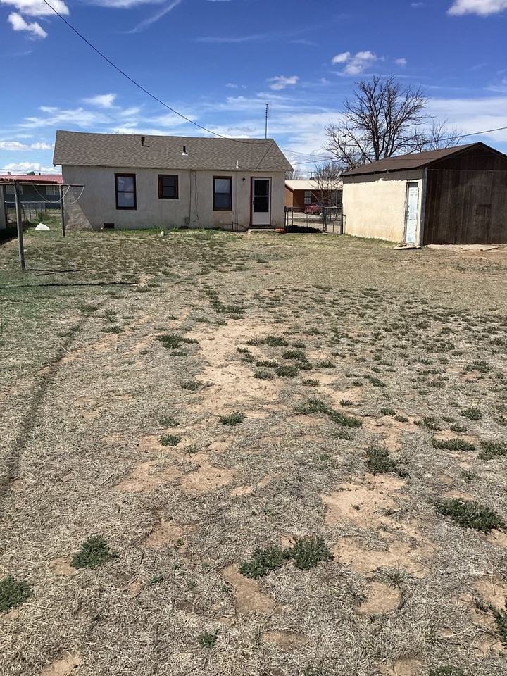 1609 S Avenue C - Photo 4 of 14