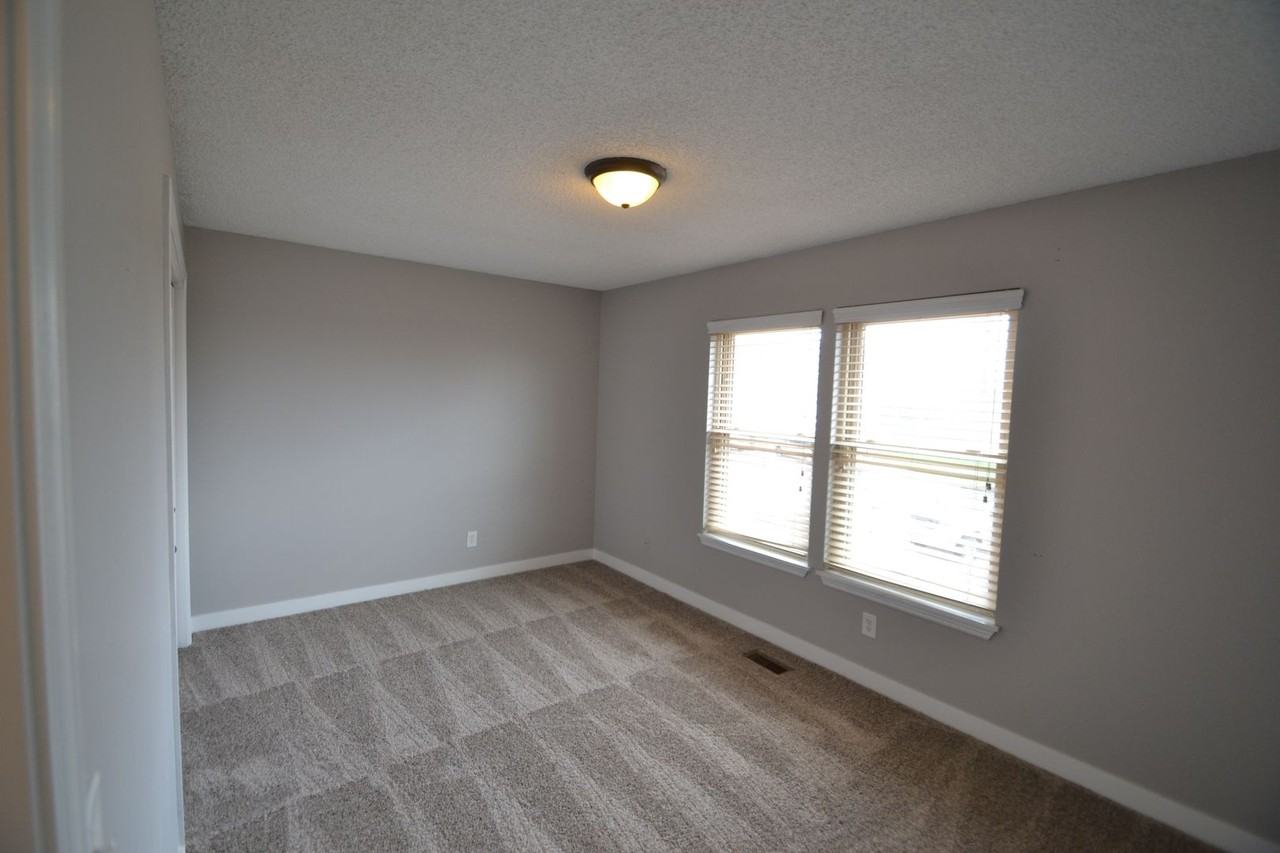 3710 Trailrock Pl - Photo 6 of 19
