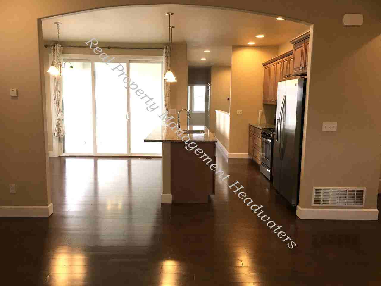 2871 Alexis Ave - Photo 6 of 32