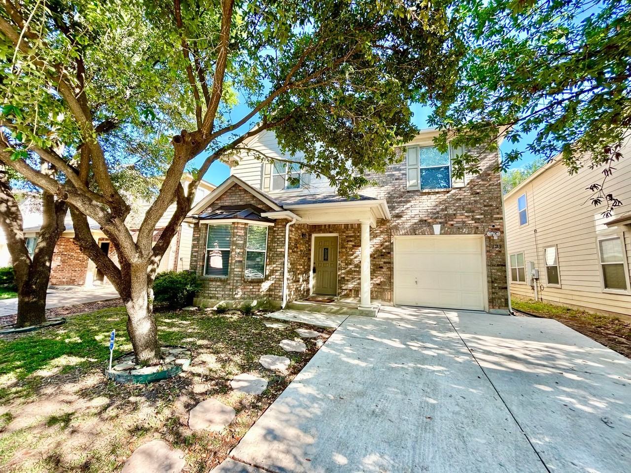 123 Adelaide Oaks - Photo 2 of 29