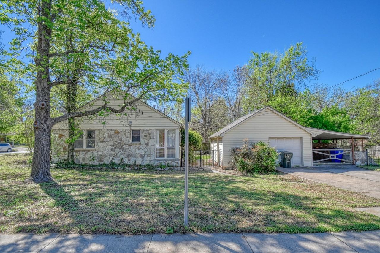 402 S Lahoma Ave - Photo 3 of 36