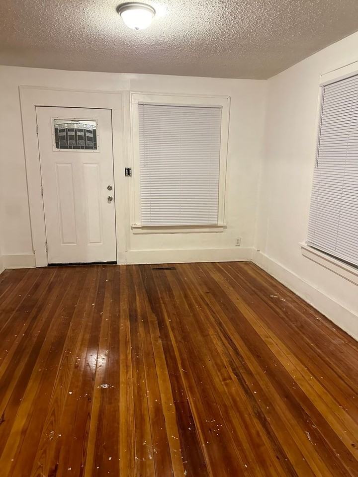 2029 W Atlantic St - Photo 2 of 8