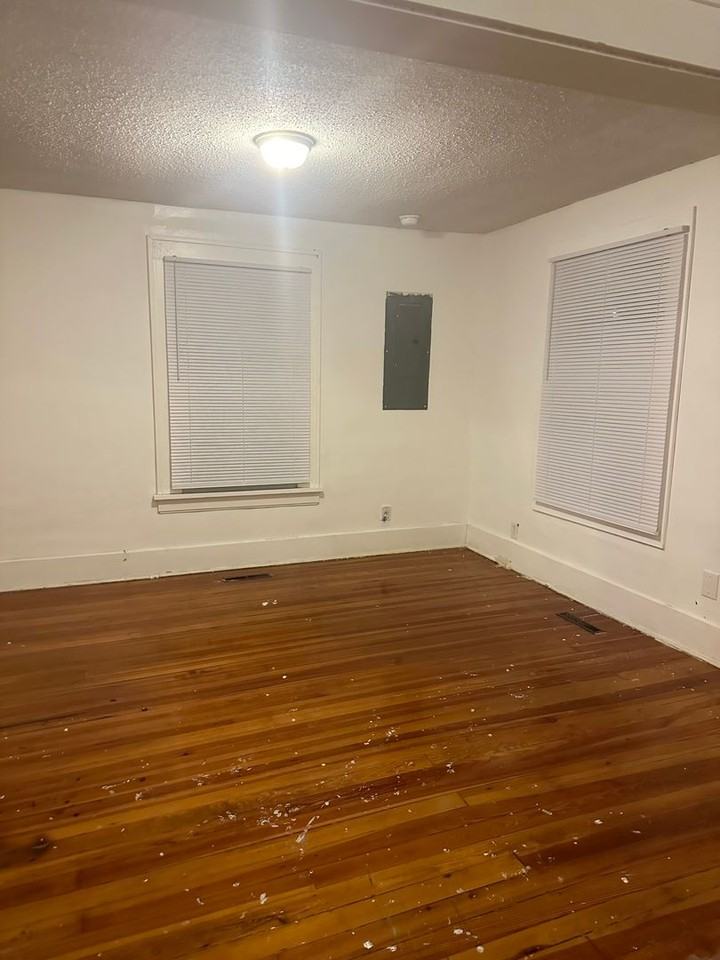 2029 W Atlantic St - Photo 3 of 8