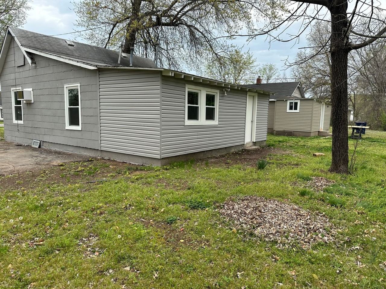 2246 Cleveland Ave - Photo 3 of 14