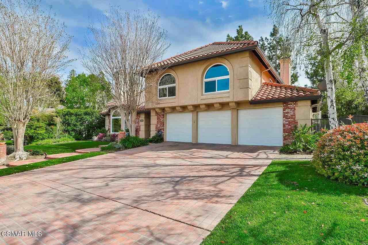 5620 Middle Crest Dr - Photo 2 of 50