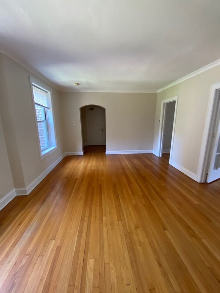 909 Elmwood Ave #02 - Photo 3 of 12
