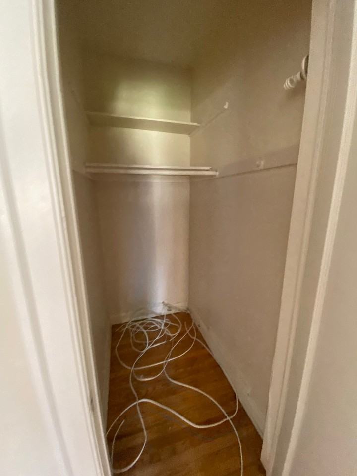 909 Elmwood Ave #02 - Photo 4 of 12