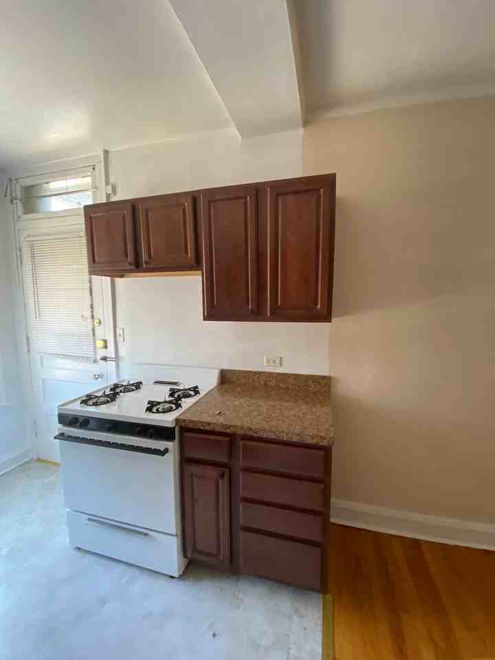 909 Elmwood Ave #02 - Photo 6 of 12