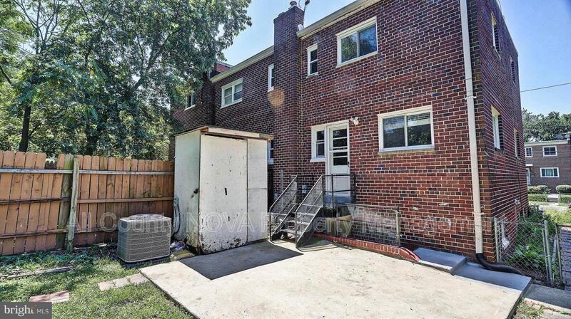 3512 Madison St - Photo 2 of 31