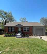 718 N Gary Pl - Photo 1 of 1