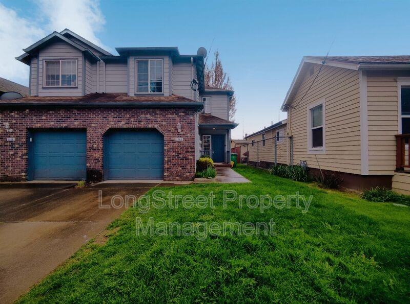 1742 Se Marion St - Photo 2 of 33