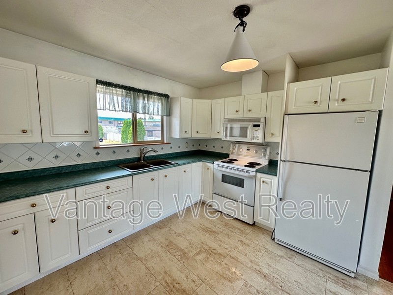 145 Hardie Rd - Photo 2 of 38