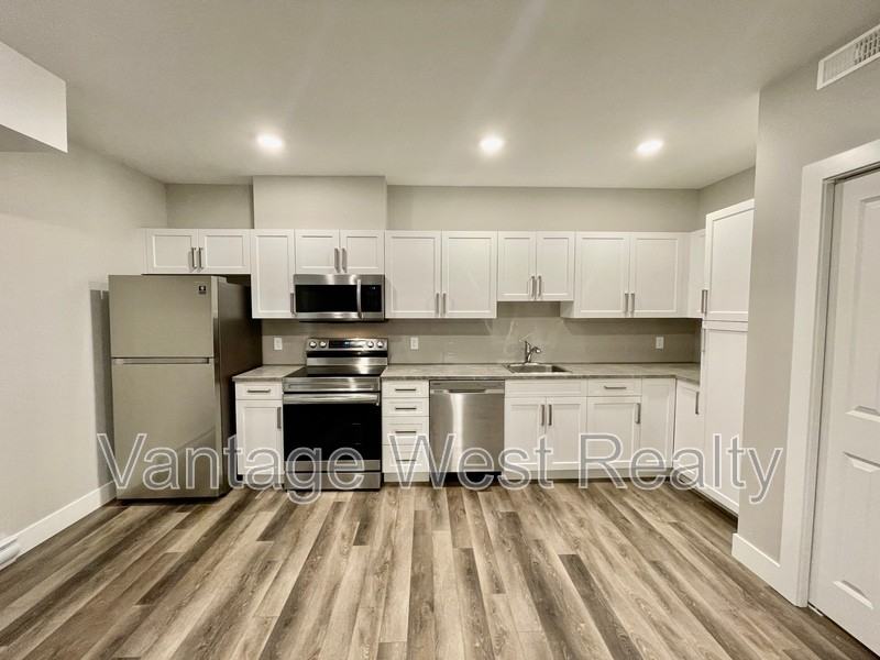 2600 Canyon Crest Lane - Photo 2 of 24