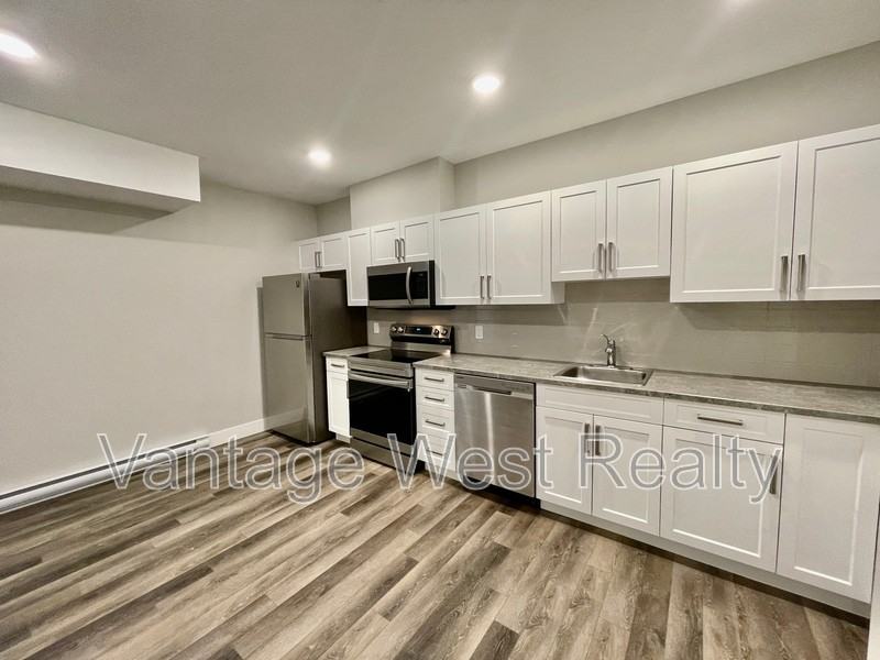 2600 Canyon Crest Lane - Photo 3 of 24