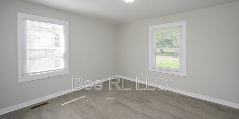 577 68th Pl N - Photo 3 of 11
