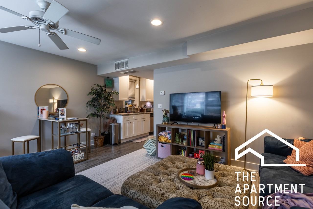 2449 N Ashland Ave #G - Photo 3 of 12