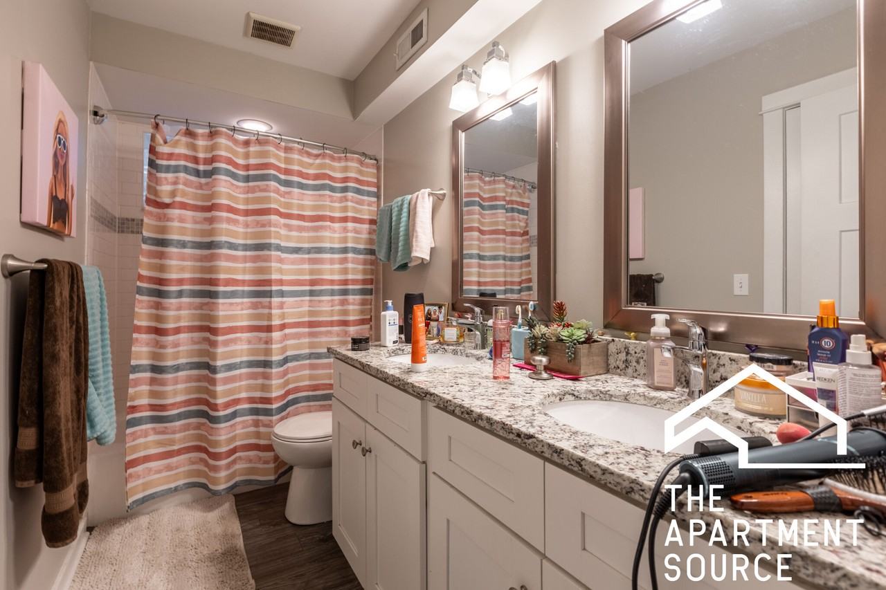 2449 N Ashland Ave #G - Photo 7 of 12