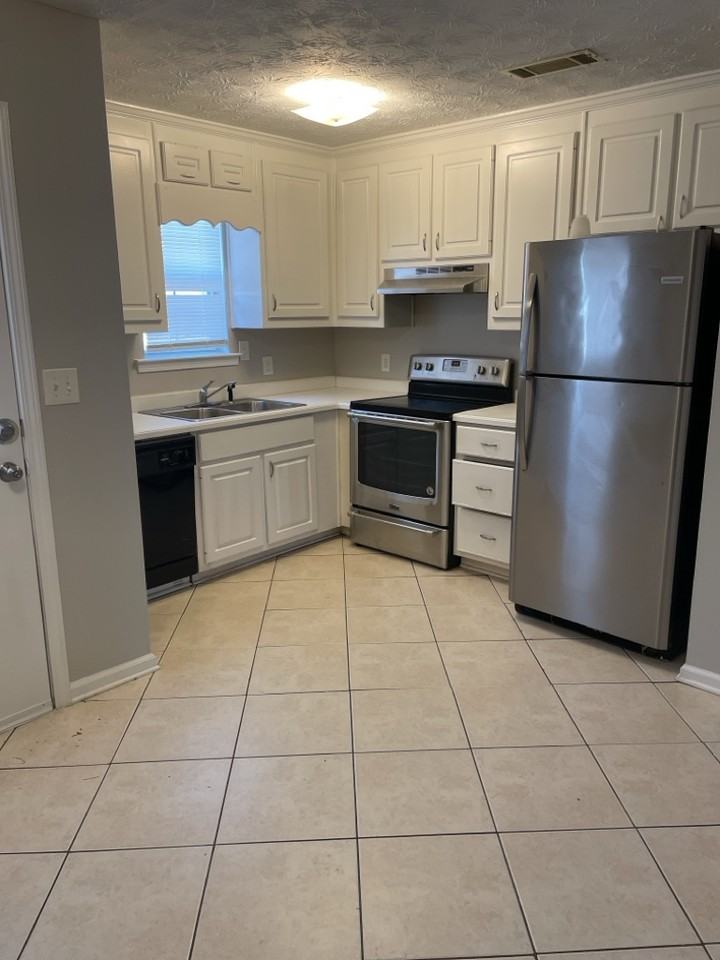 1759 Rocky Ridge Dr Nw - Photo 2 of 11
