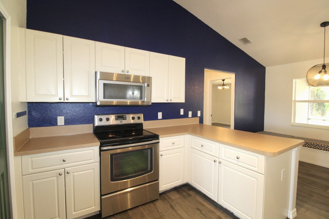 1639 Lace Ter - Photo 3 of 25