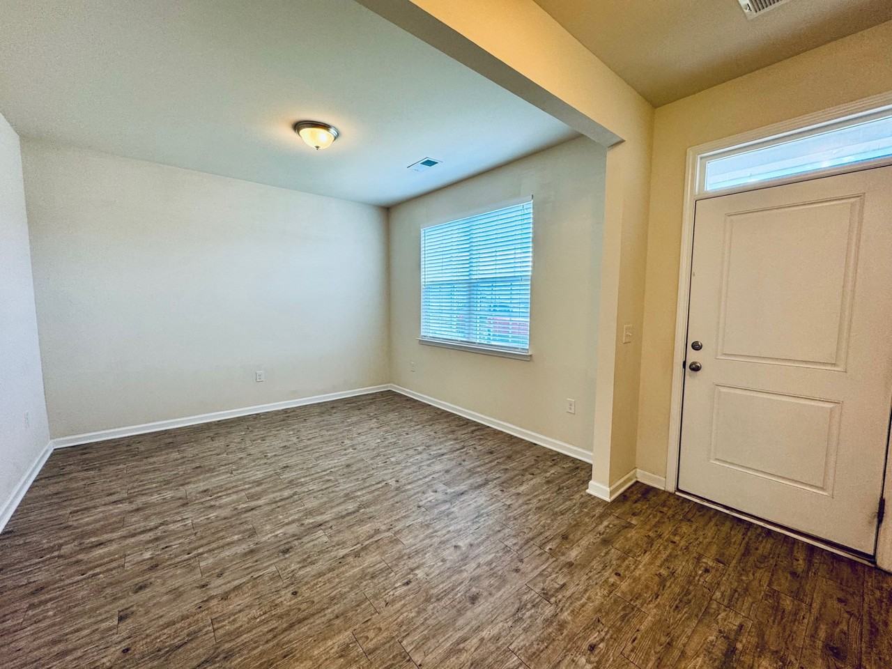 137 Mountain Ash Ln - Photo 3 of 21