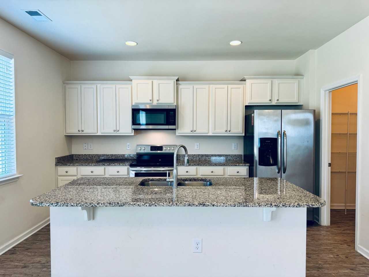 137 Mountain Ash Ln - Photo 5 of 21