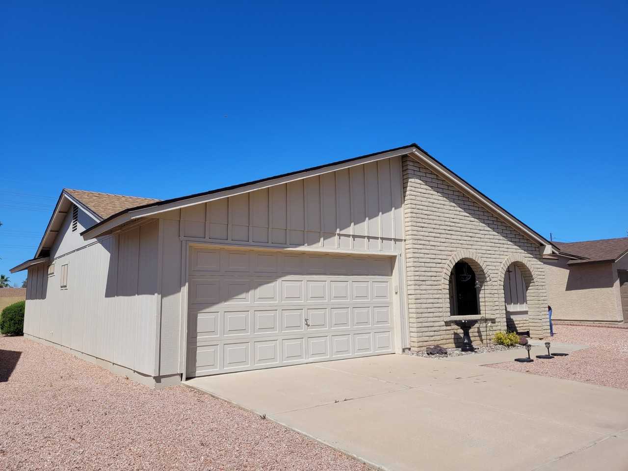 736 S 76th Pl - Photo 2 of 25