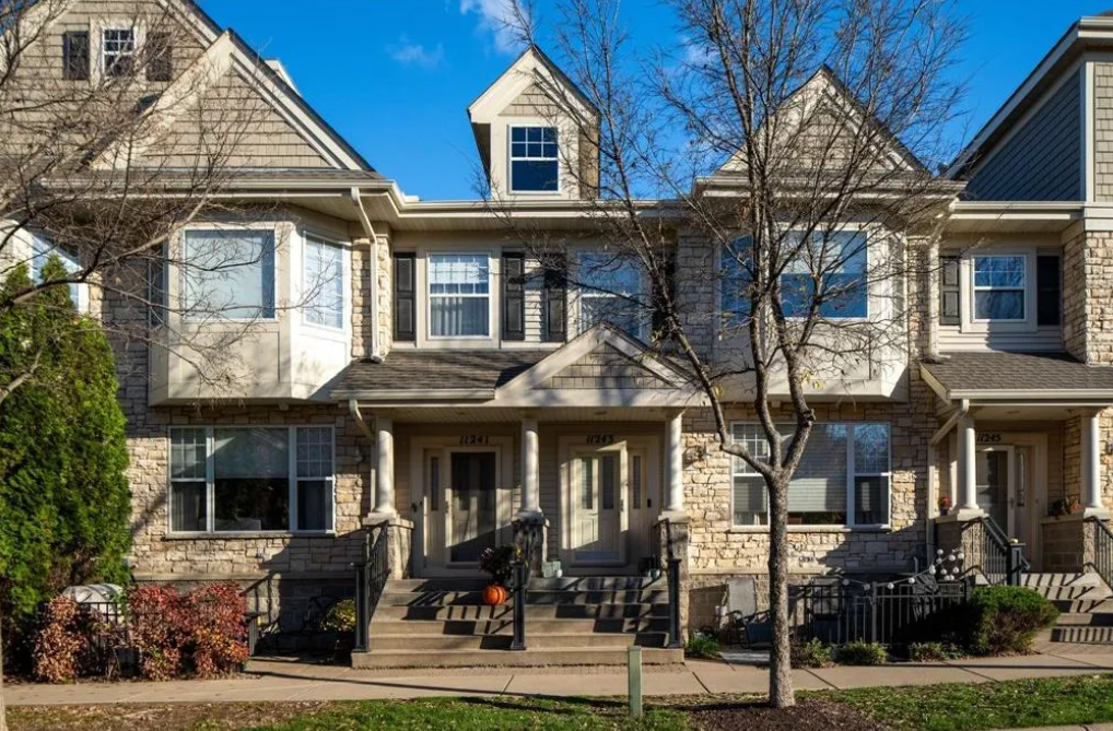 11243 Preswick Blvd - Photo 2 of 34