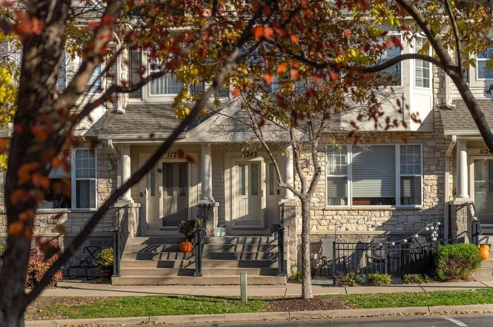 11243 Preswick Blvd - Photo 3 of 34