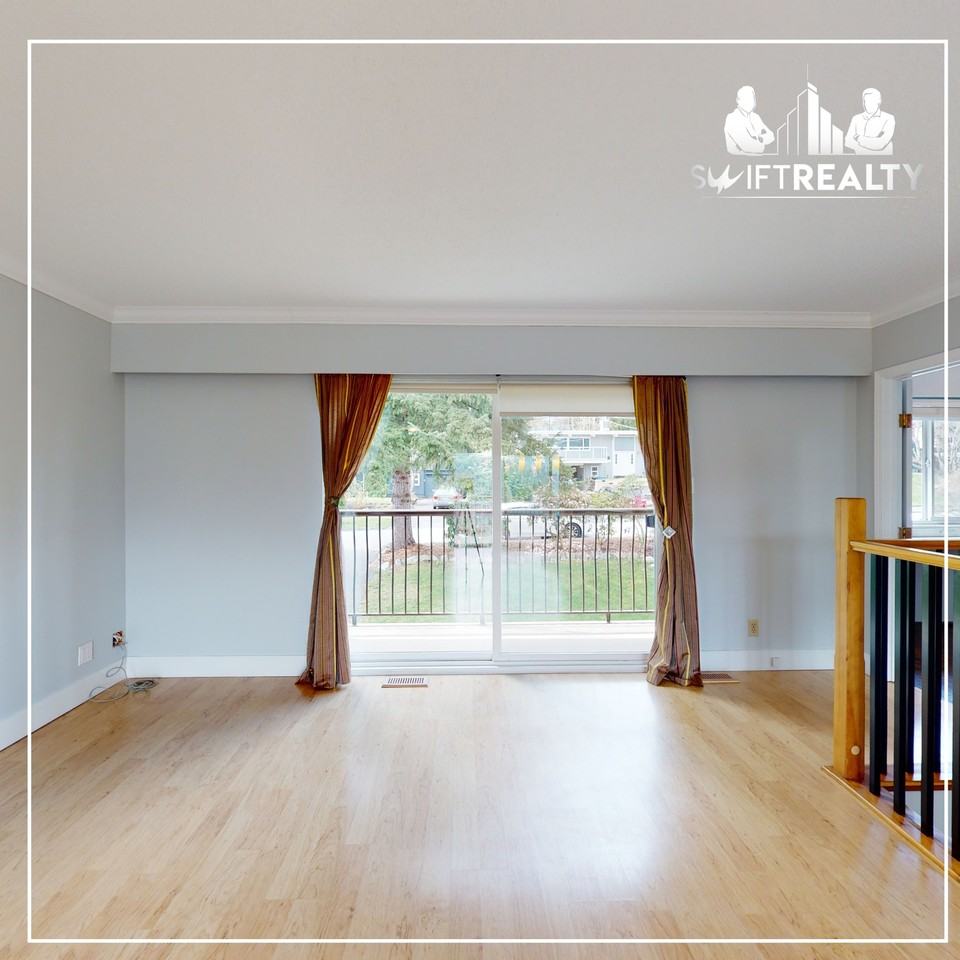 426 Fairway Dr - Photo 2 of 12