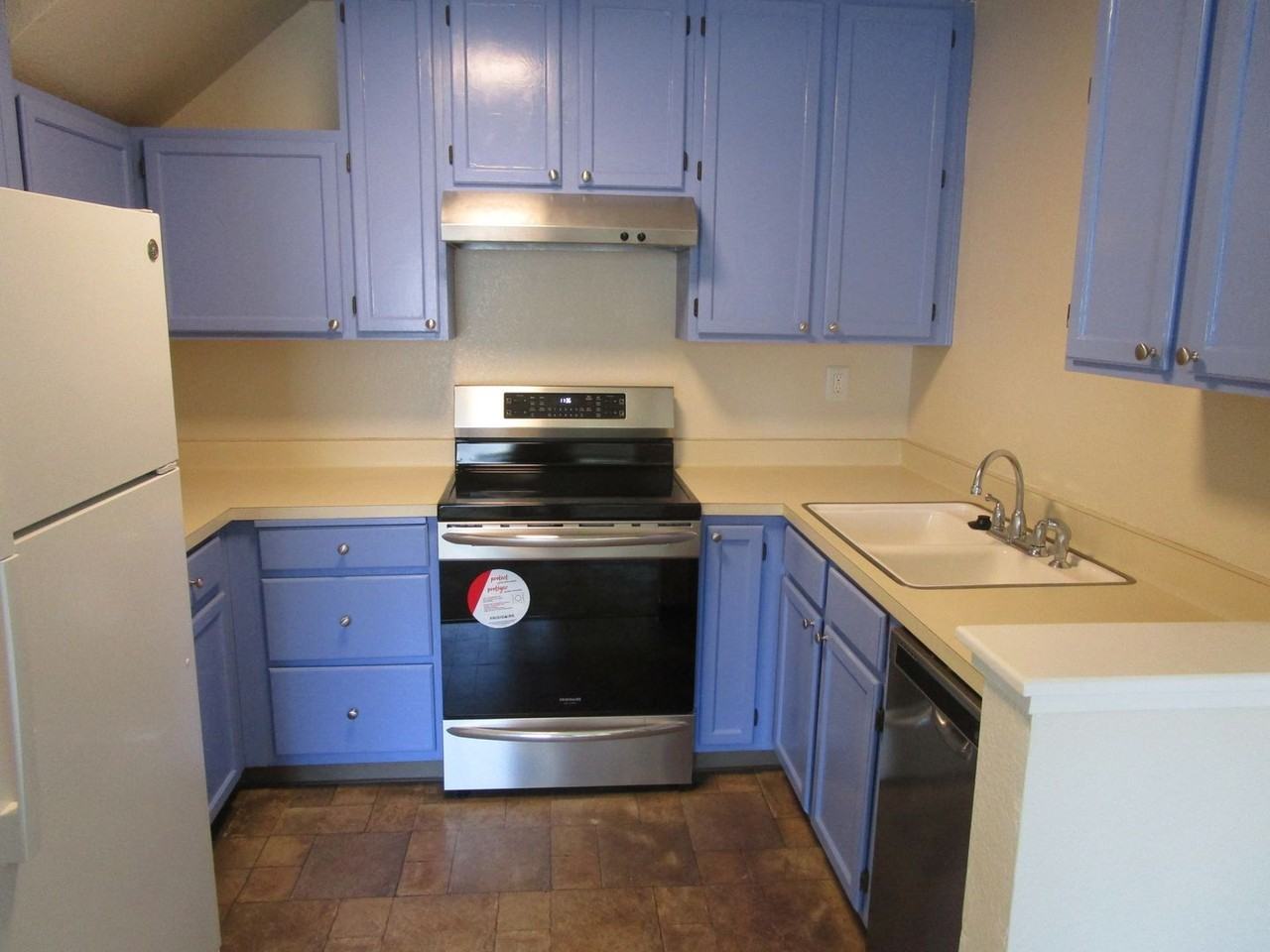 151 Glenwood - Photo 5 of 24