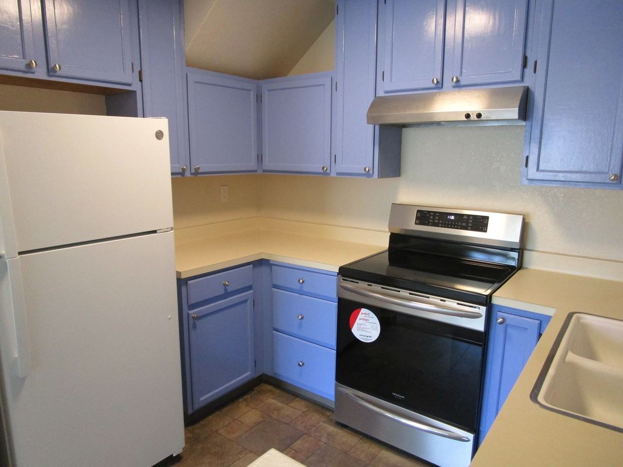 151 Glenwood - Photo 7 of 24