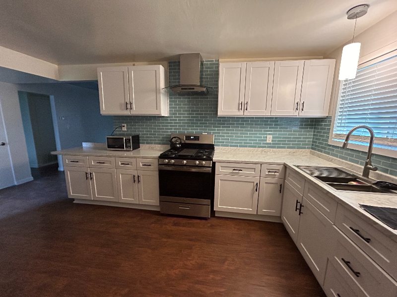 606 Venus Ave - Photo 2 of 9