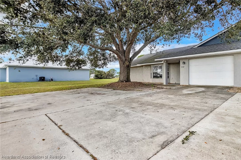 7737 Valencia Rd - Photo 2 of 21