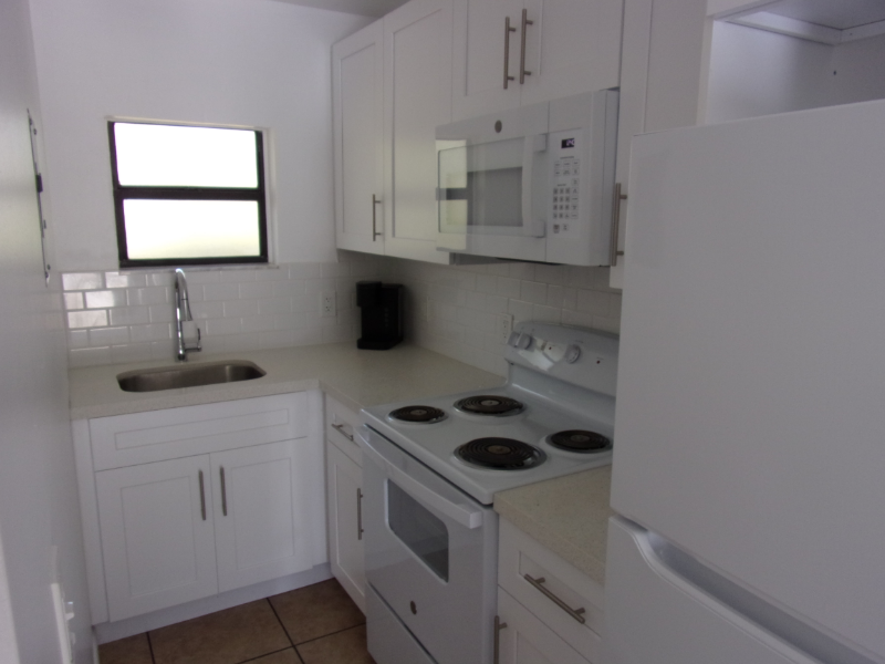 101 Caloosa St #2 - Photo 3 of 26