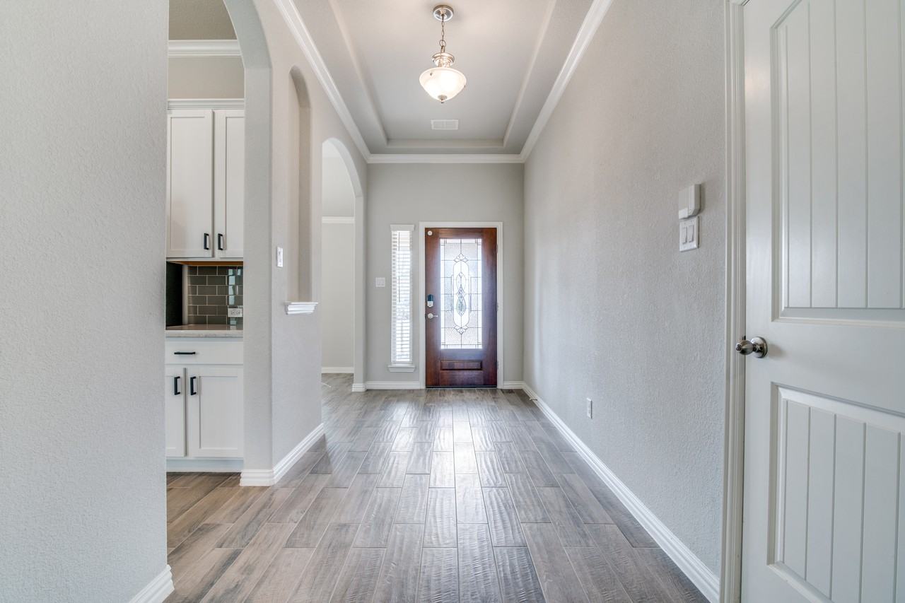 635 Devonshire #NA - Photo 2 of 22
