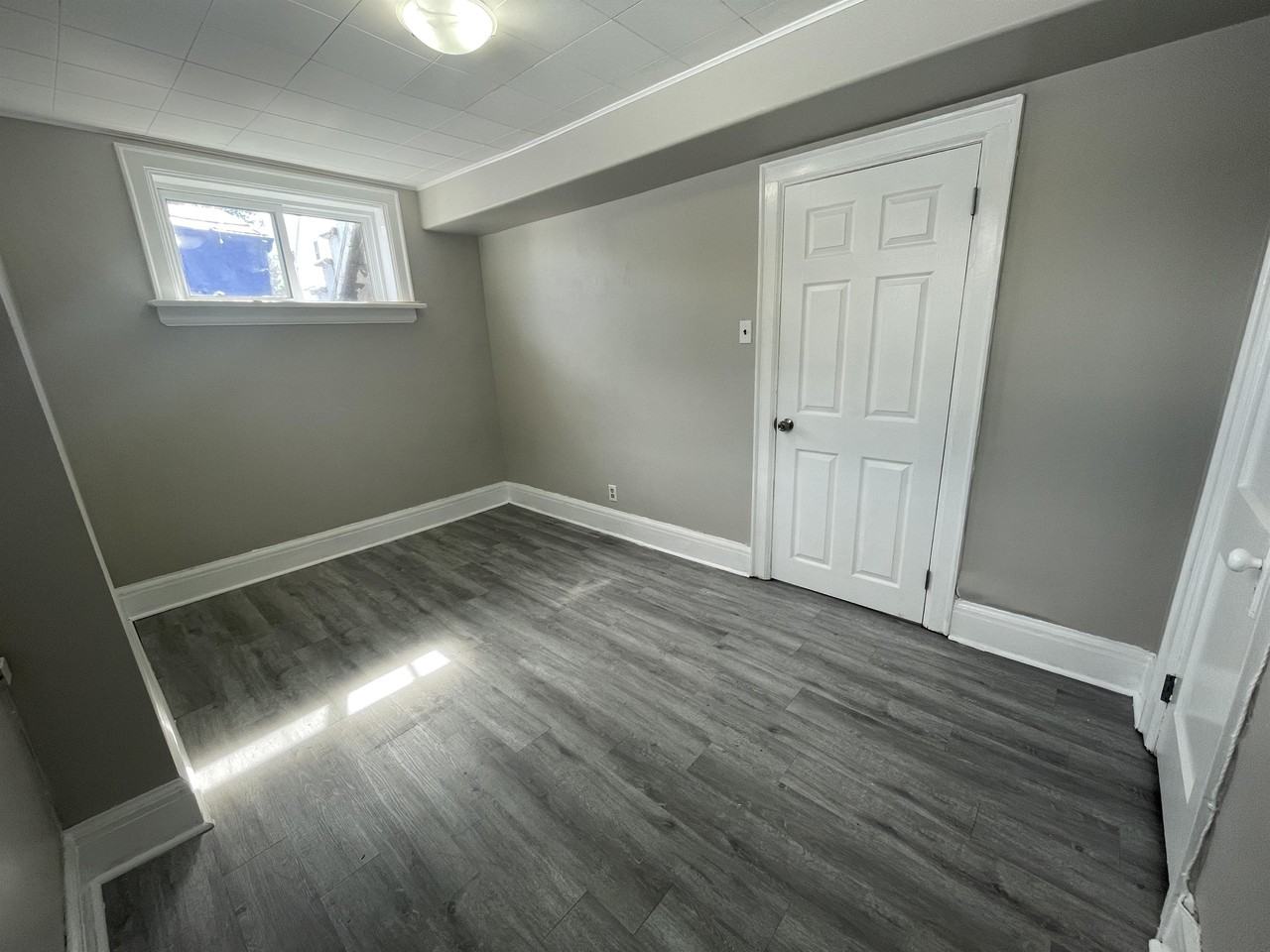 40 Montgomery Ave #1 - Photo 3 of 5